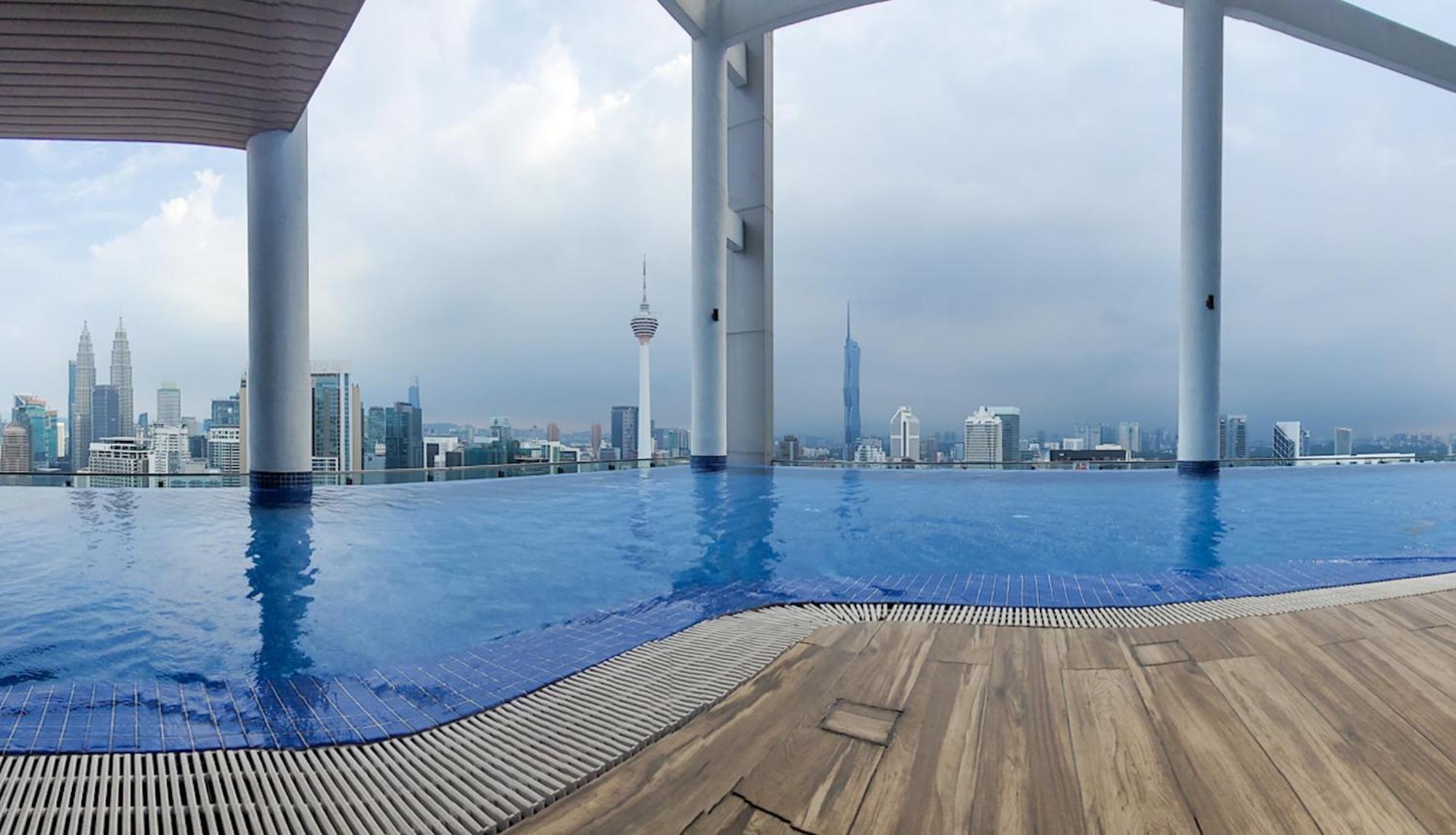 C14B Modern Infinity Pool Klcc Balcony View Leilighet Kuala Lumpur Eksteriør bilde